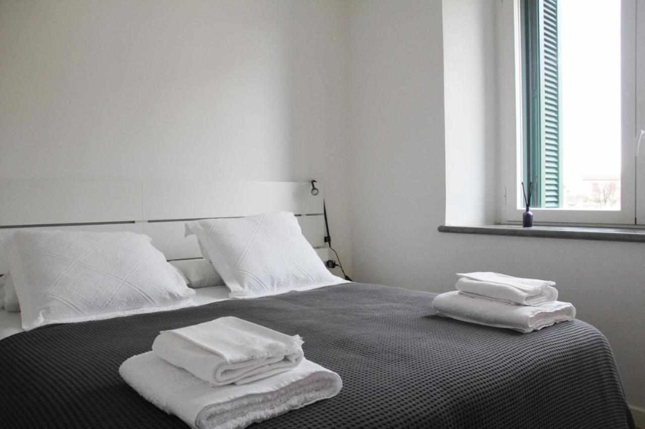 Waterfront Balcony I Grani 1 Resort Style Suite Livorno Dış mekan fotoğraf